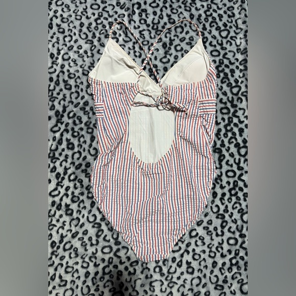 Women’s XL Vineyard Vines one-piece swimsuit - Picture 2 of 5